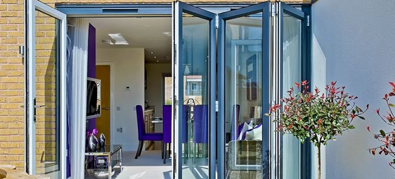 Commercial Door Glass Repair in Westchase, FL